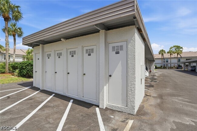 Building Photo - 5905 Trailwinds Dr