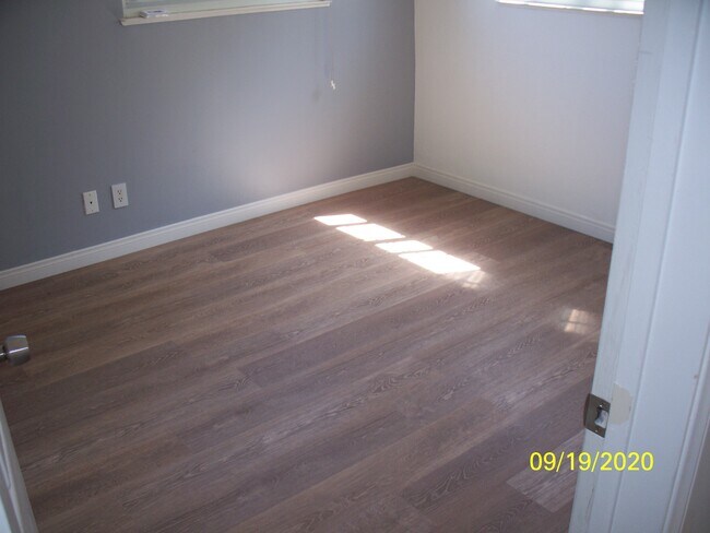 Building Photo - 7339 W 91st St