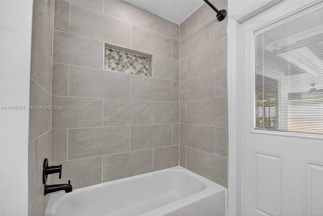 Building Photo - 9721 Majestic Way