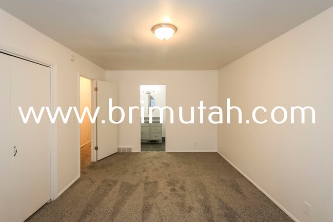 Building Photo - 3671 S 2245 E