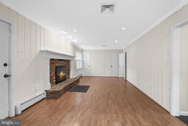 Building Photo - 9102 Volunteer Dr