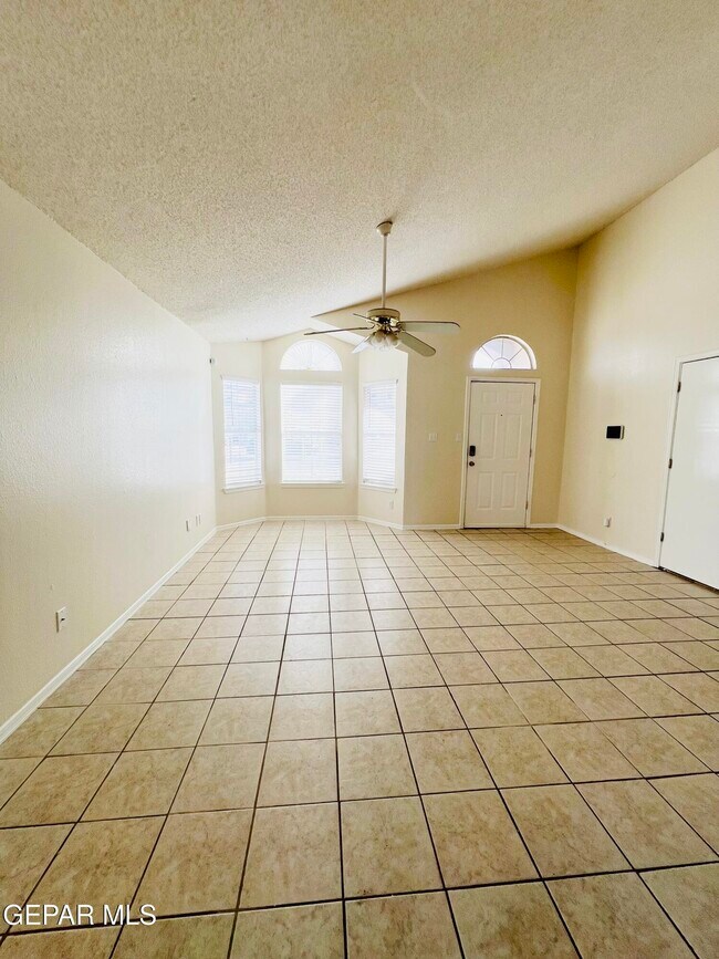 Building Photo - 12369 Tierra Apache Rd