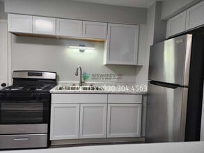 Building Photo - 2557 Edwin Ave