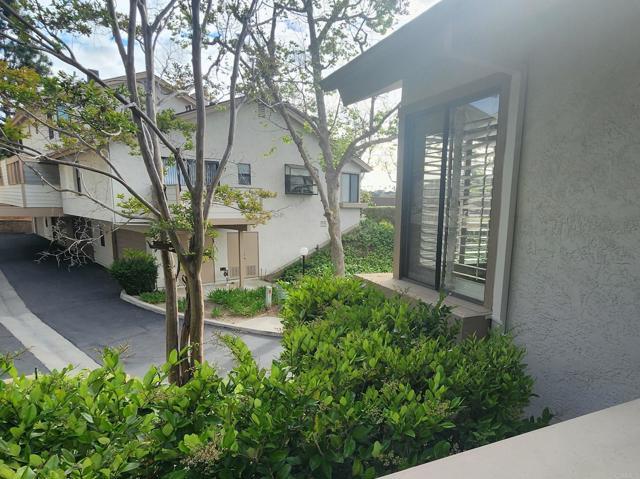 Building Photo - 4531 Chateau Dr