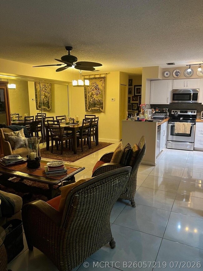 Building Photo - 14888 Wedgefield Dr