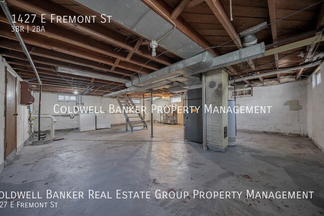Building Photo - 1427 E Fremont St