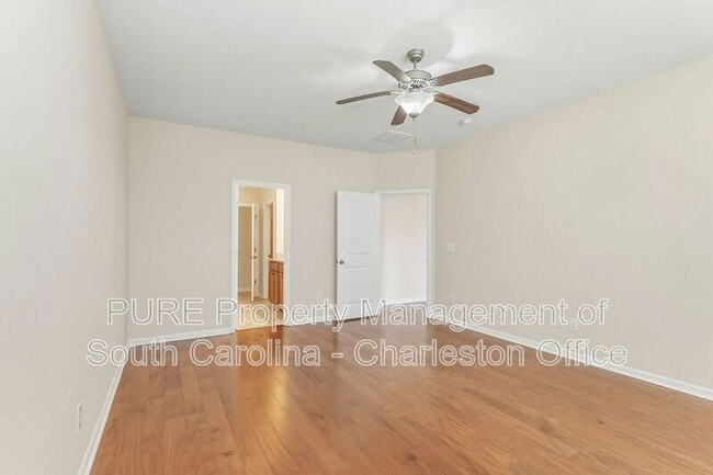 Building Photo - 481 Gianna Ln
