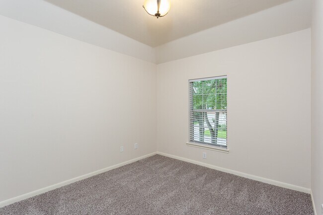 Building Photo - 44 Teak Mill Pl