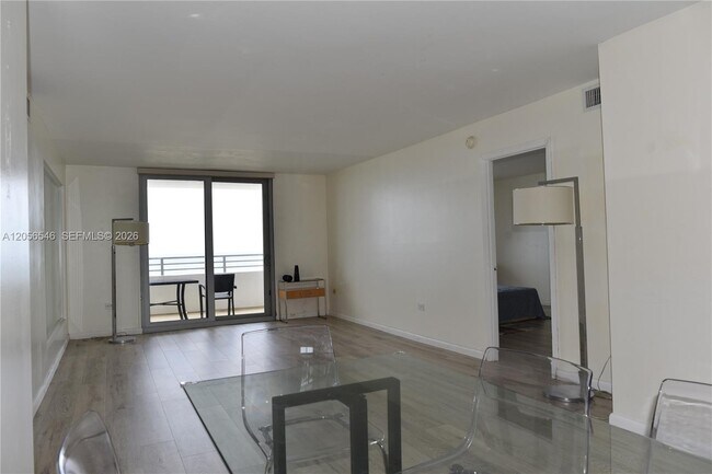 Building Photo - 5555 Collins Ave