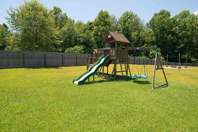 Building Photo - 125 Bridgeport Dr