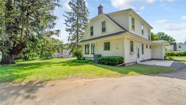 Building Photo - 757 5 Mile Line Road