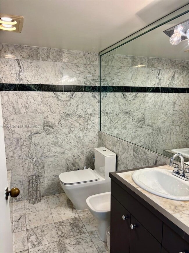 Building Photo - 201 Crandon Blvd