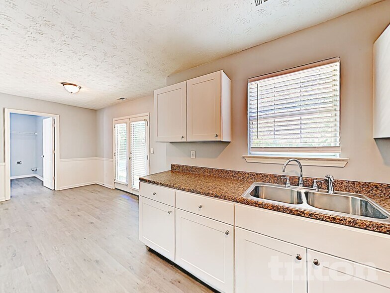 Building Photo - 99 Mallie Ct