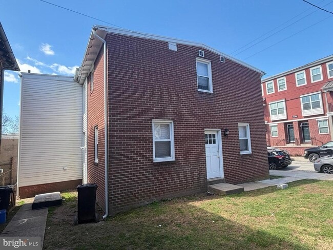 Building Photo - 1206 Green St