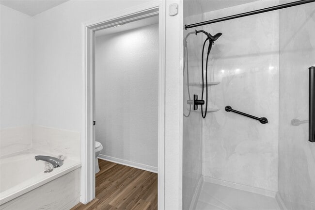 Building Photo - 2930 23rd Ave N