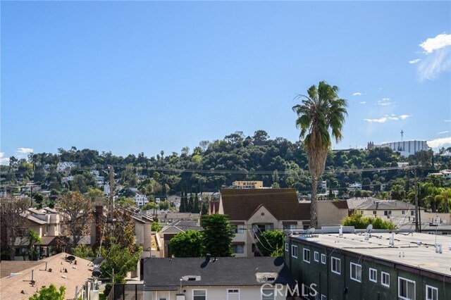 Building Photo - 1004 E Garfield Ave