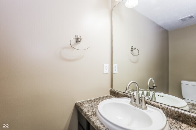 Building Photo - 6672 Colleens Way