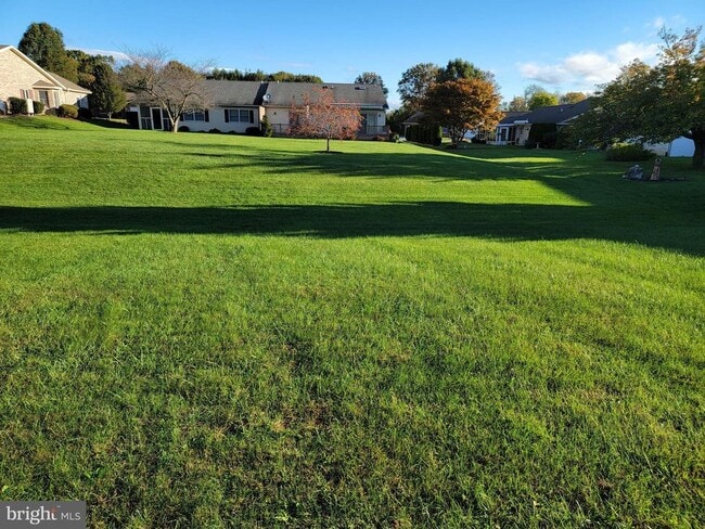 Building Photo - 2367 McCleary Dr