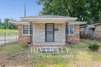 Building Photo - 1646 Harmen St