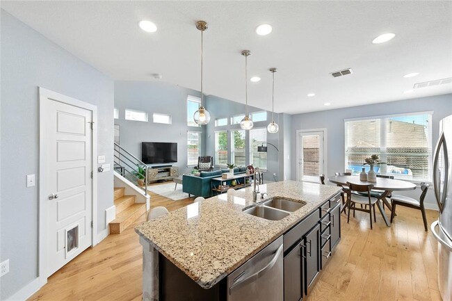 Building Photo - 7308 Oberon St