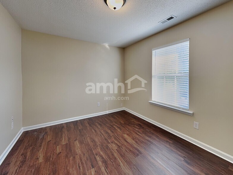 Building Photo - 808 Vonkramer Ct