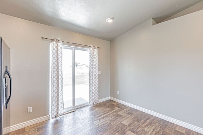 Building Photo - Charming 3-Bedroom Home with Garage on a S...