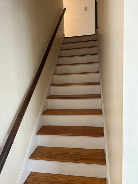 Building Photo - 127 New Britain Ave