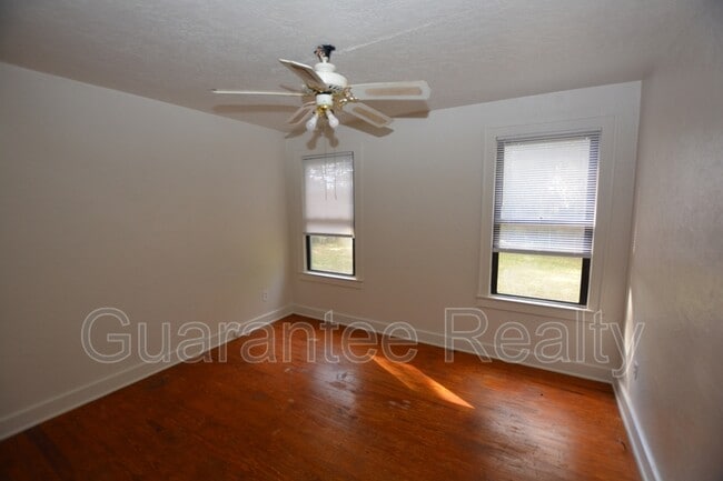 Building Photo - 2246 SE 3rd Ave