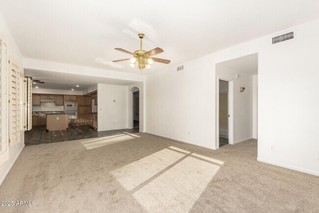 Building Photo - 7834 W Kerry Ln
