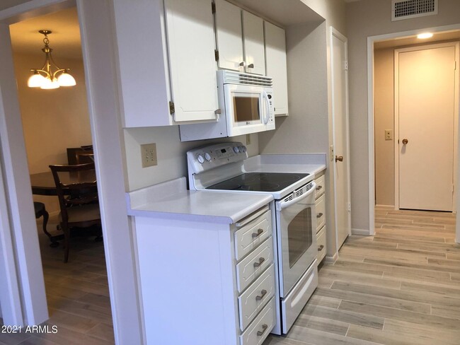 Building Photo - 19229 N Palo Verde Dr