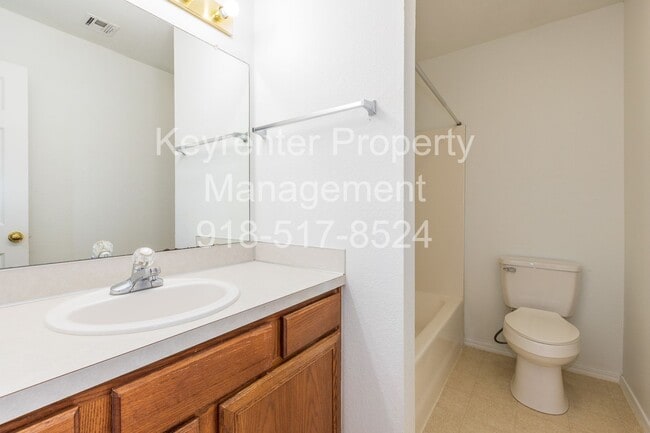 Building Photo - Beautiful 3 Bedroom, 2 Bath Home!