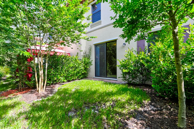 Building Photo - 4022 Devenshire Ct