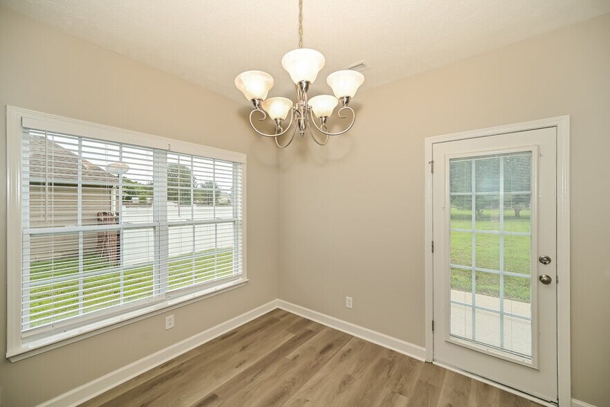 Building Photo - 1448 Jeter Way