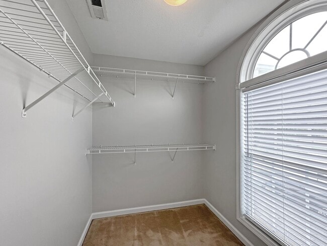Building Photo - Charming Karns, 3-4 bedroom Home on Quiet ...