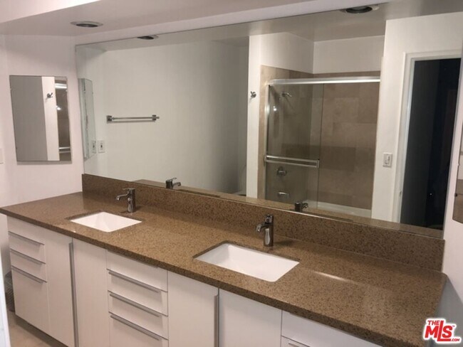 Building Photo - 9297 Burton Wy