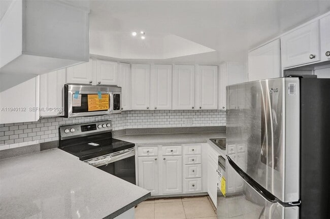 Building Photo - 8343 Lake Dr