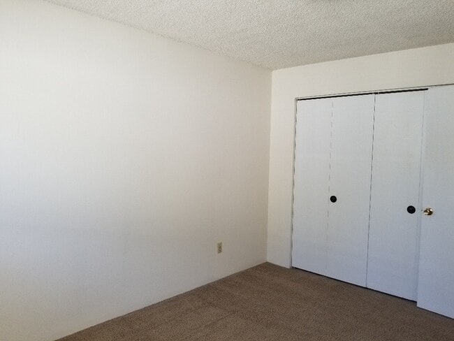 Building Photo - 1112 SW 5th St