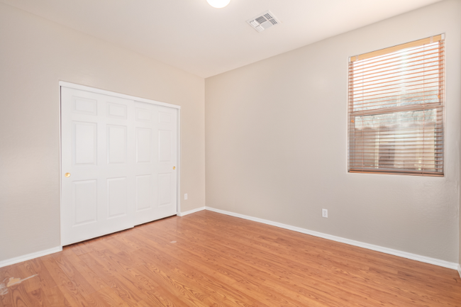 Building Photo - 9004 W Fullam St