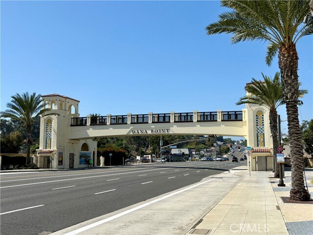 Building Photo - 1632 Doheny Way