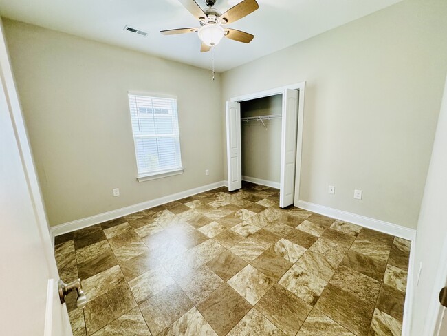 Building Photo - 1501 Ferney Dr