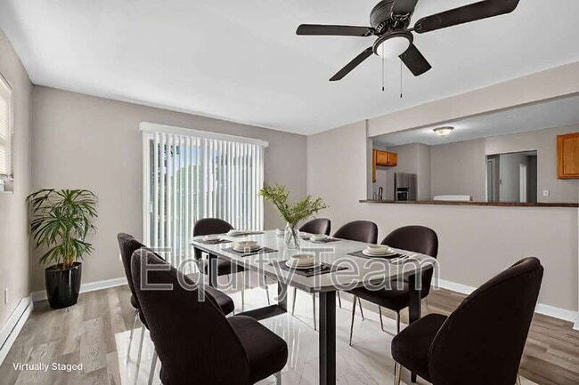 Building Photo - 10032 Regency Ct