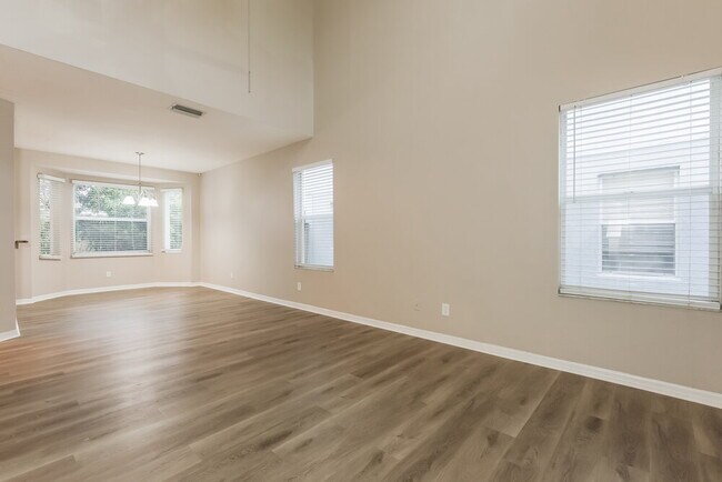 Building Photo - 914 Lake Shore Ranch Dr