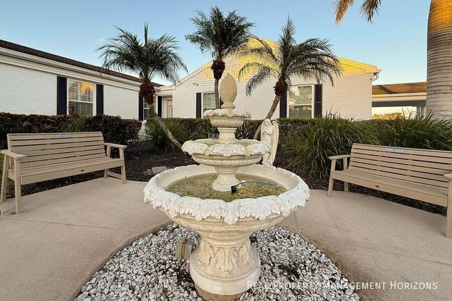 Building Photo - 4813 Independence Dr
