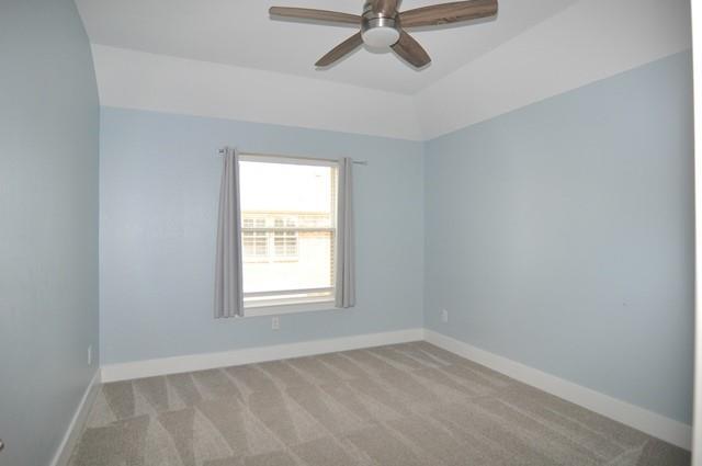 Building Photo - 3812 Lakeway Dr