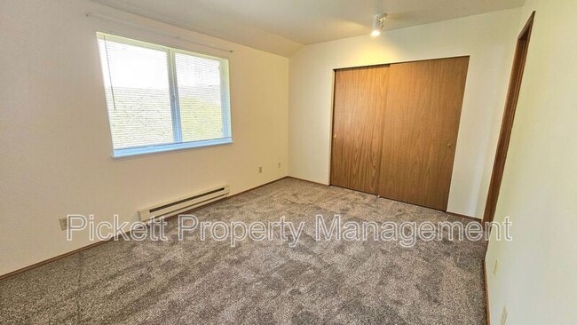 Building Photo - 2641 Stephenson Ave