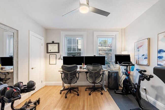 Building Photo - 10 Jamaicaway-