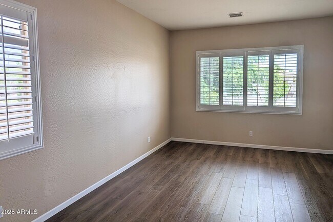 Building Photo - 6752 E Desperado Dr