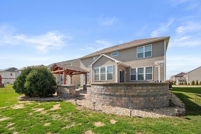 Building Photo - 3720 Honey Locust Dr