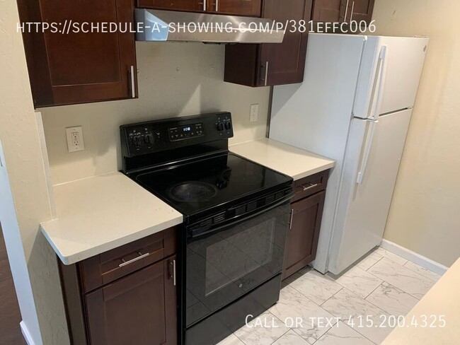 Building Photo - 203 Superior Dr