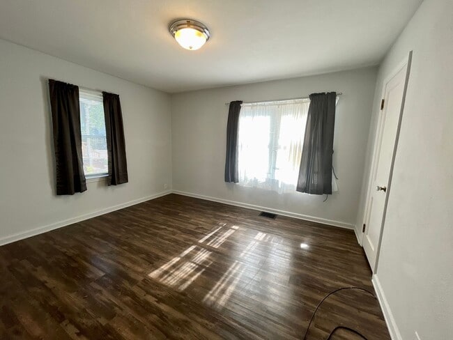 Building Photo - THE DEPOSIT MOVES YOU IN! No rent due until March 1st — the rest of February is FREE!